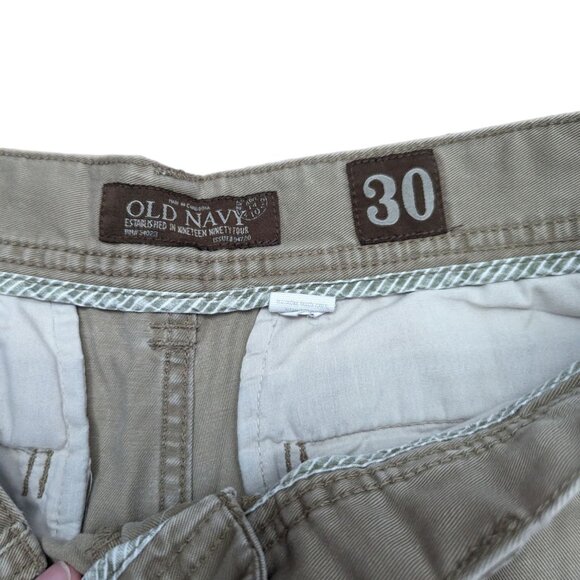 Old Navy Khaki 100% Cotton Straight Relaxed Fit Knee Length Cargo Shorts Size 30 - Picture 2 of 5